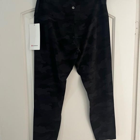 NEW Lululemon black camo Align high rise leggings 25” size 12 - Picture 4 of 5